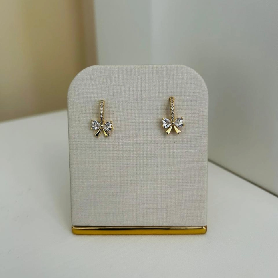 Brinco Laço Cravejado Zircônia Folheado a Ouro 18K