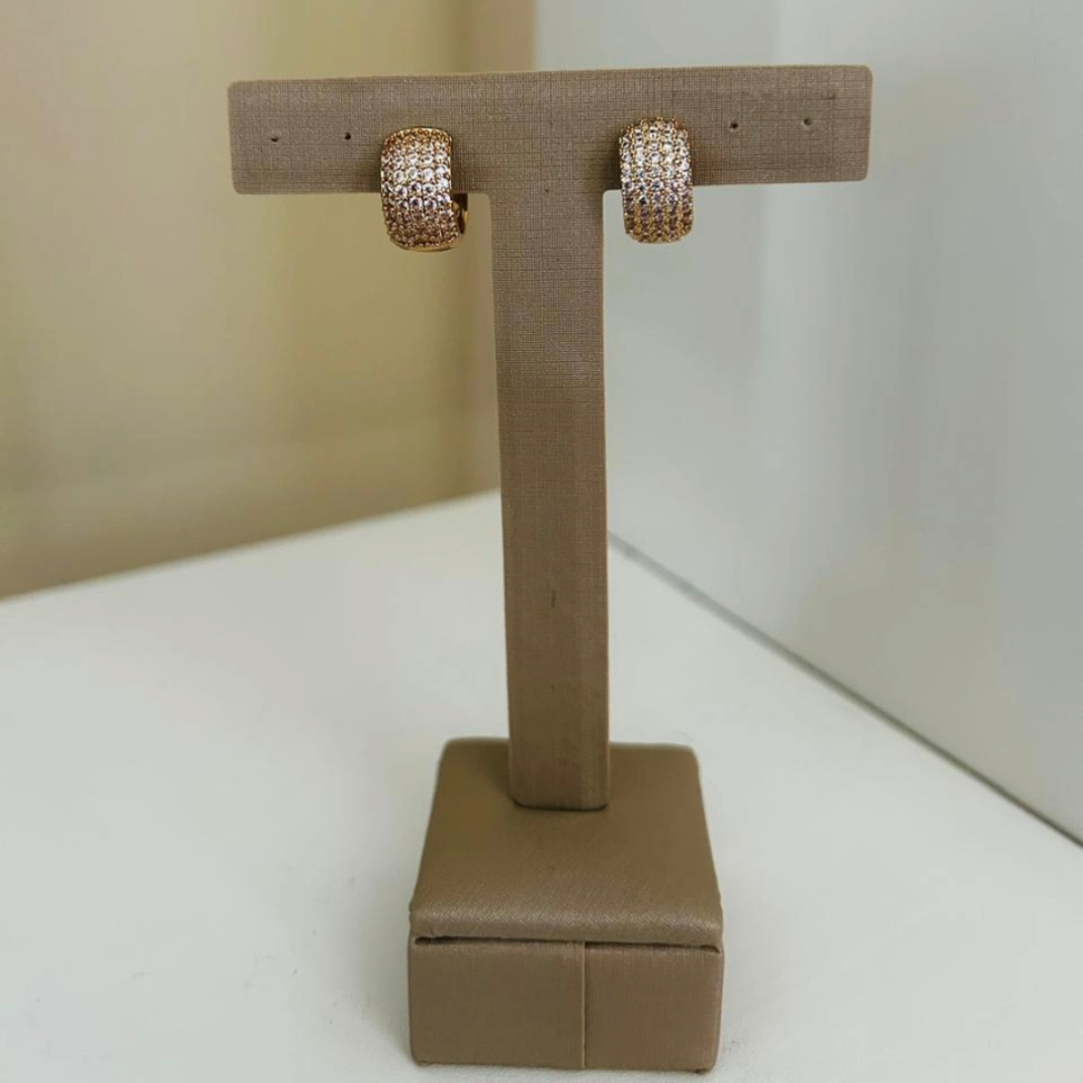 Brinco Argola Larga 5 Filetes de Zircônias 1,5cm Folheado a Ouro 18k