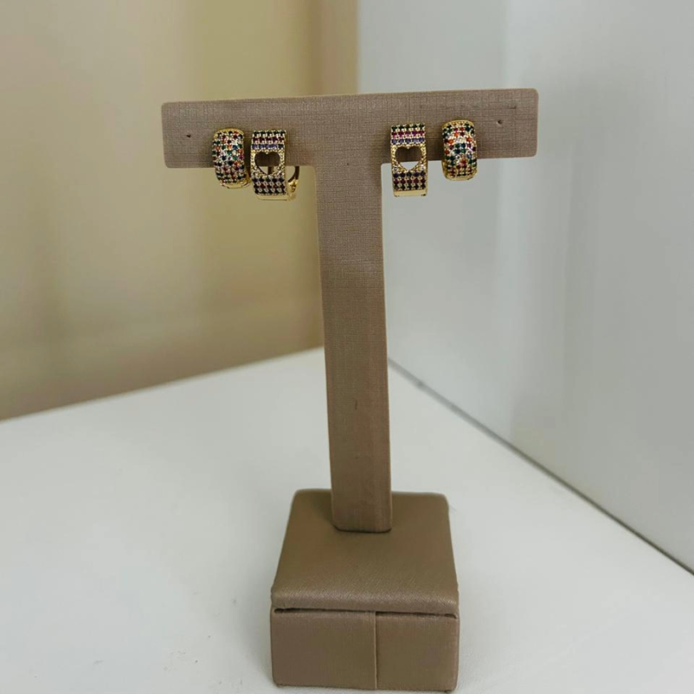 Brinco Cravejado Argolas Coloridas Folheado a Ouro 18K