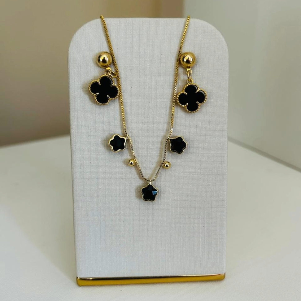Conjunto Trevo Preto Folheado a Ouro 18K