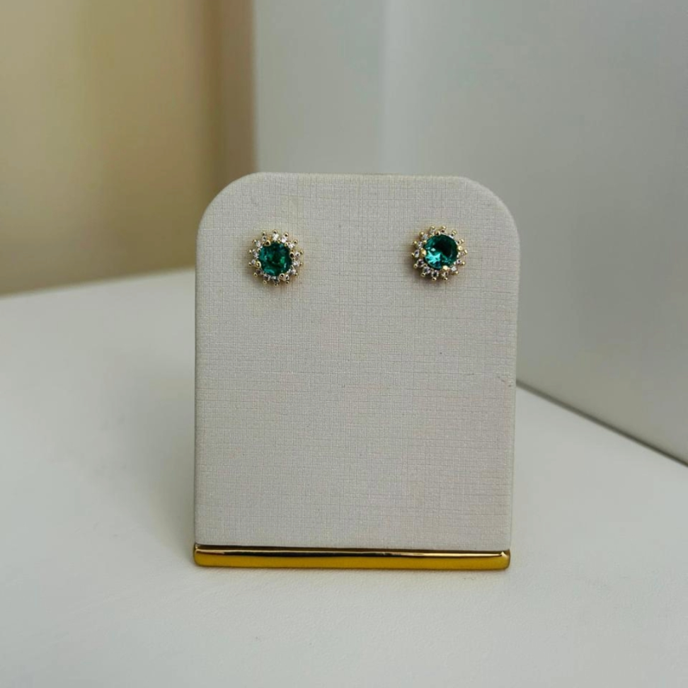 Brinco Ponto de Luz Verde Safira com o Halo Cravejado Zircônia Folheado a Ouro 18K