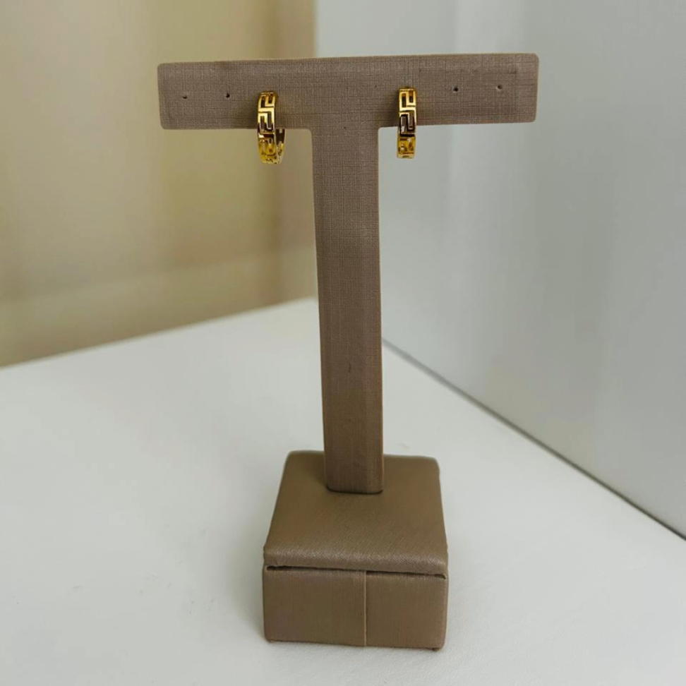 Brinco Argola Lisa Detalhes Vazados Folheado Ouro 18k