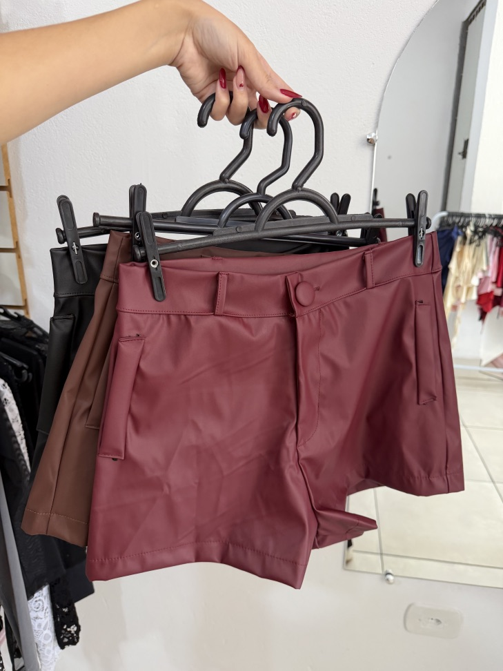 Mini Shorts Couro