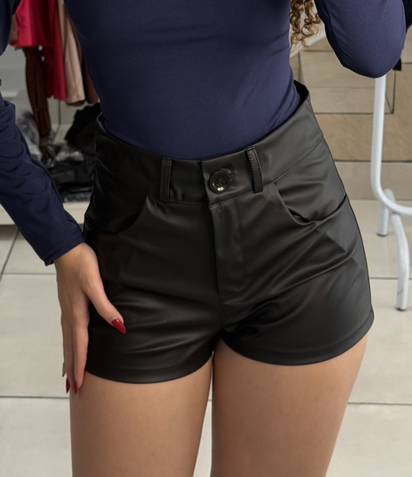 Mini Shorts Couro