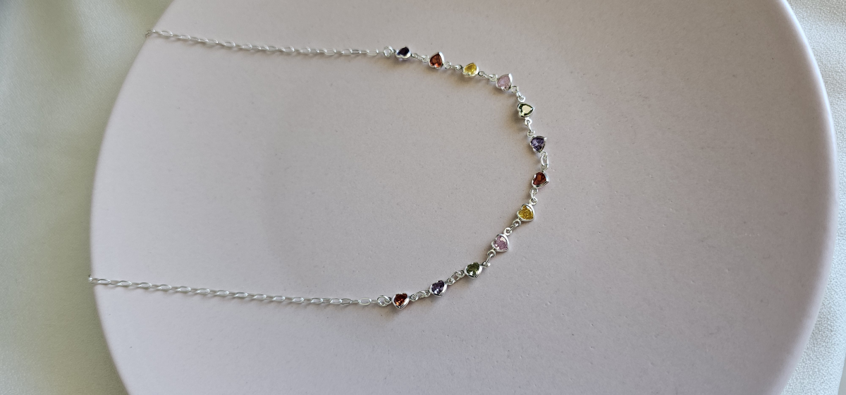 Colar corações em zirconias coloridas - #2