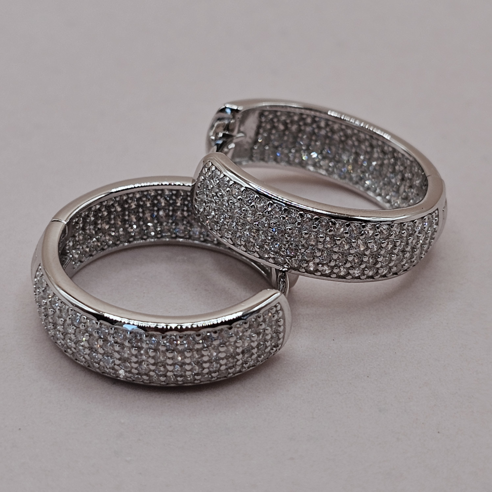 Argola de click cravejada G - #1