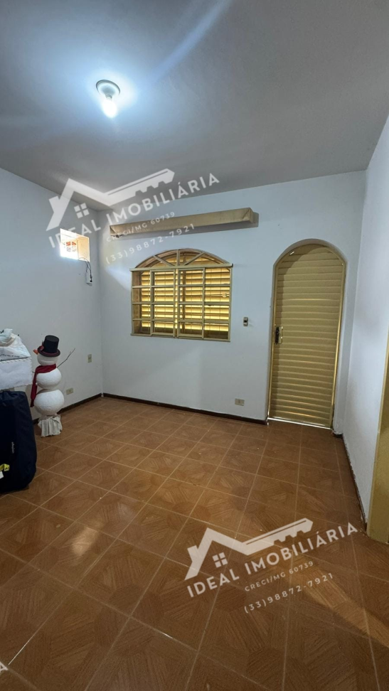 CASA A VENDA - CENTRO DE MANTENA - #28