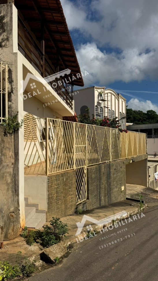 CASA A VENDA - CENTRO DE MANTENA - #3