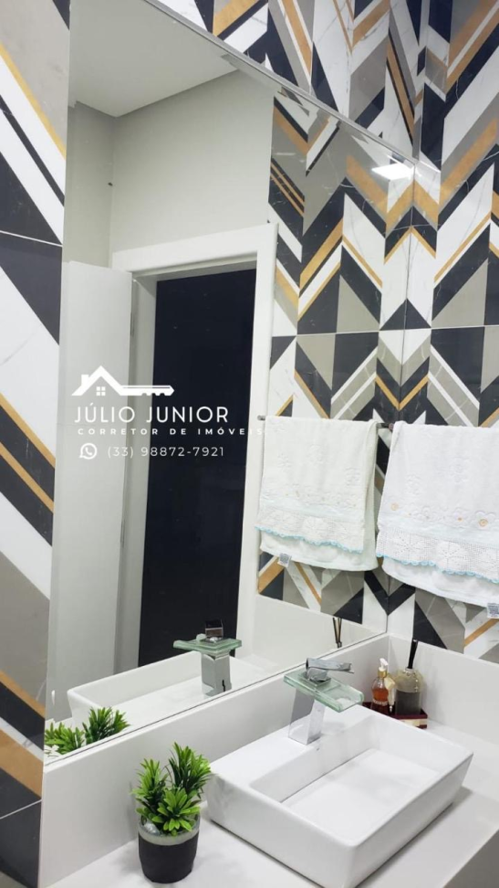 CASA A VENDA - CENTRO DE MANTENA - #14