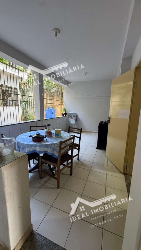 CASA A VENDA - CENTRO DE MANTENA - #24