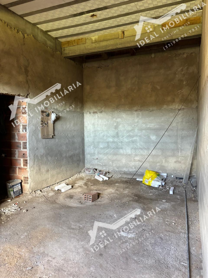 imovel a venda com dois ponto comeciais e 6 apartamentos com sala cozinha dois quartos um quato com suite e banheiro social. construção ainda sem acabamento - #21
