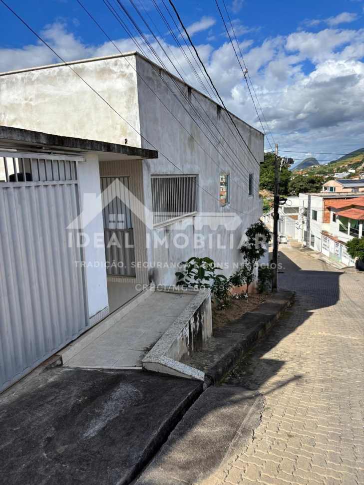 CASA À VENDA - BAIRRO TROPICAL