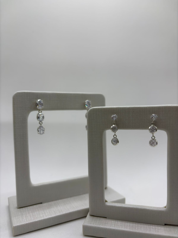 Brinco prata três zircônia - #2