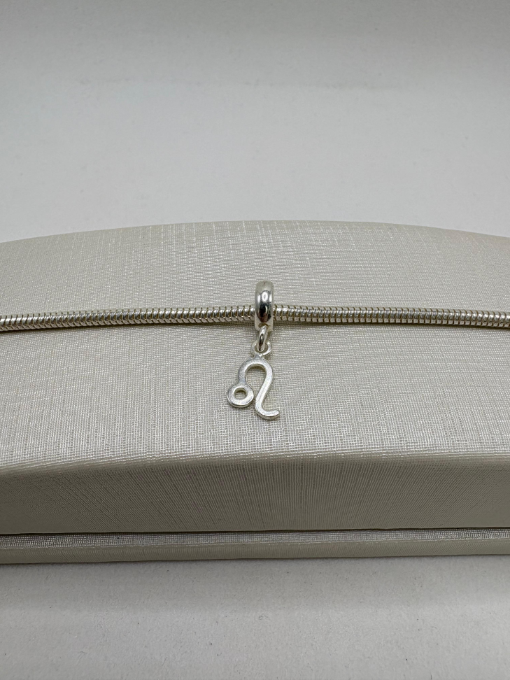 Berloque prata signo de leão - #2