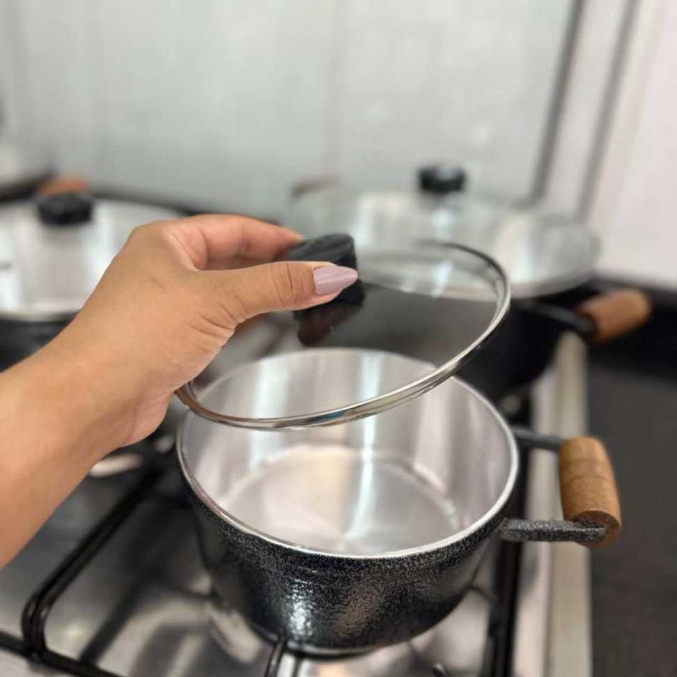 Jogo de Panelas 5 Peças Alumínio Fundido Grosso Super Resistente Cozimento Rápido e Uniforme + Tampas de Vidro Qualidade Premium - #8