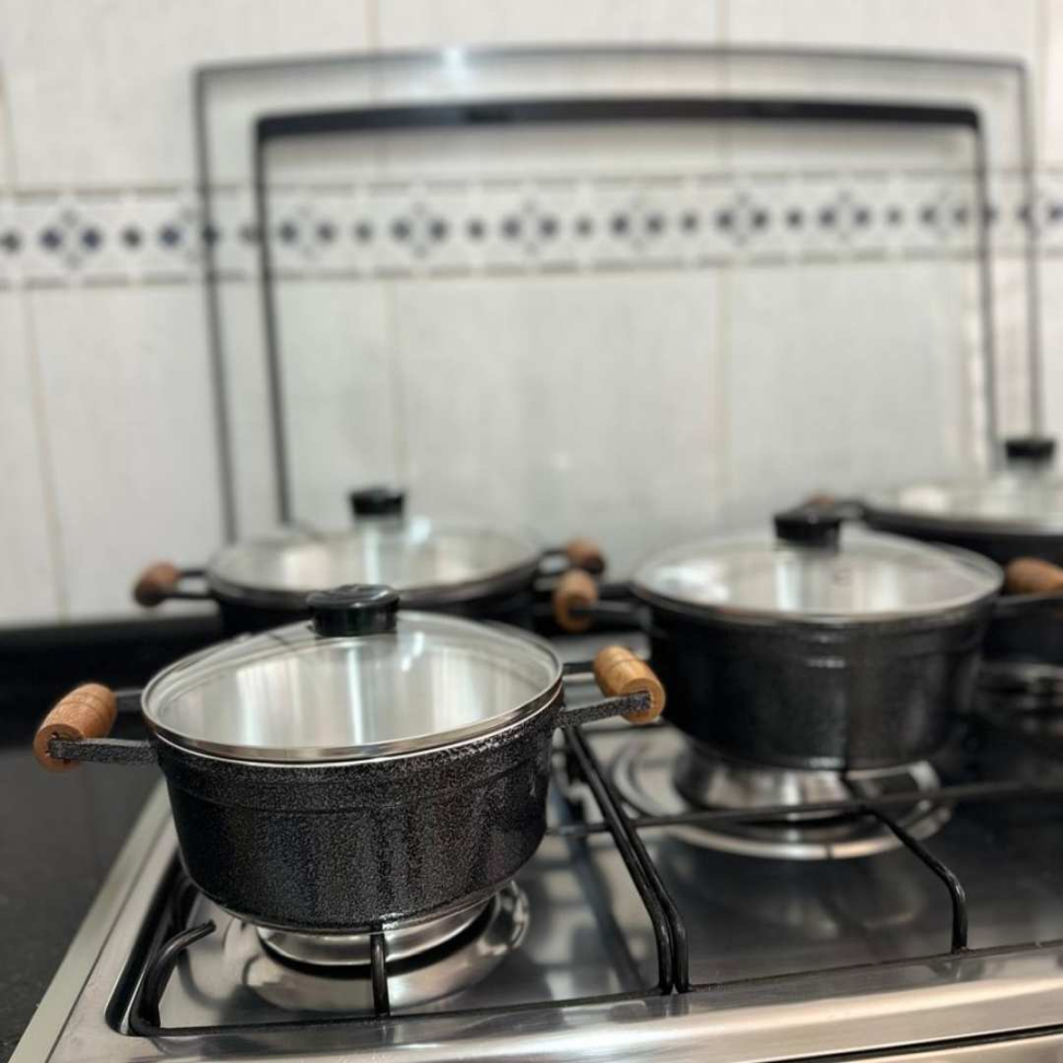 Jogo de Panelas 5 Peças Alumínio Fundido Grosso Super Resistente Cozimento Rápido e Uniforme + Tampas de Vidro Qualidade Premium - #6