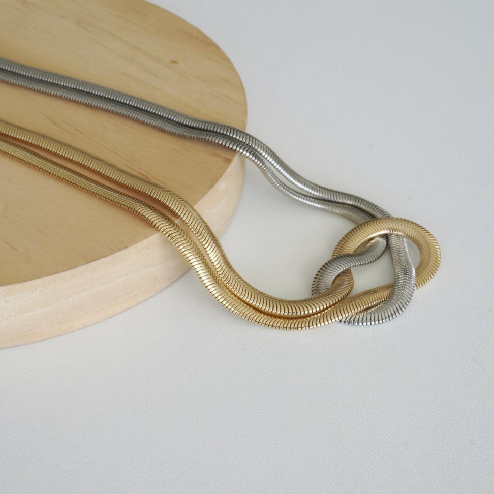 Colar Choker Malha Dupla Com Nó