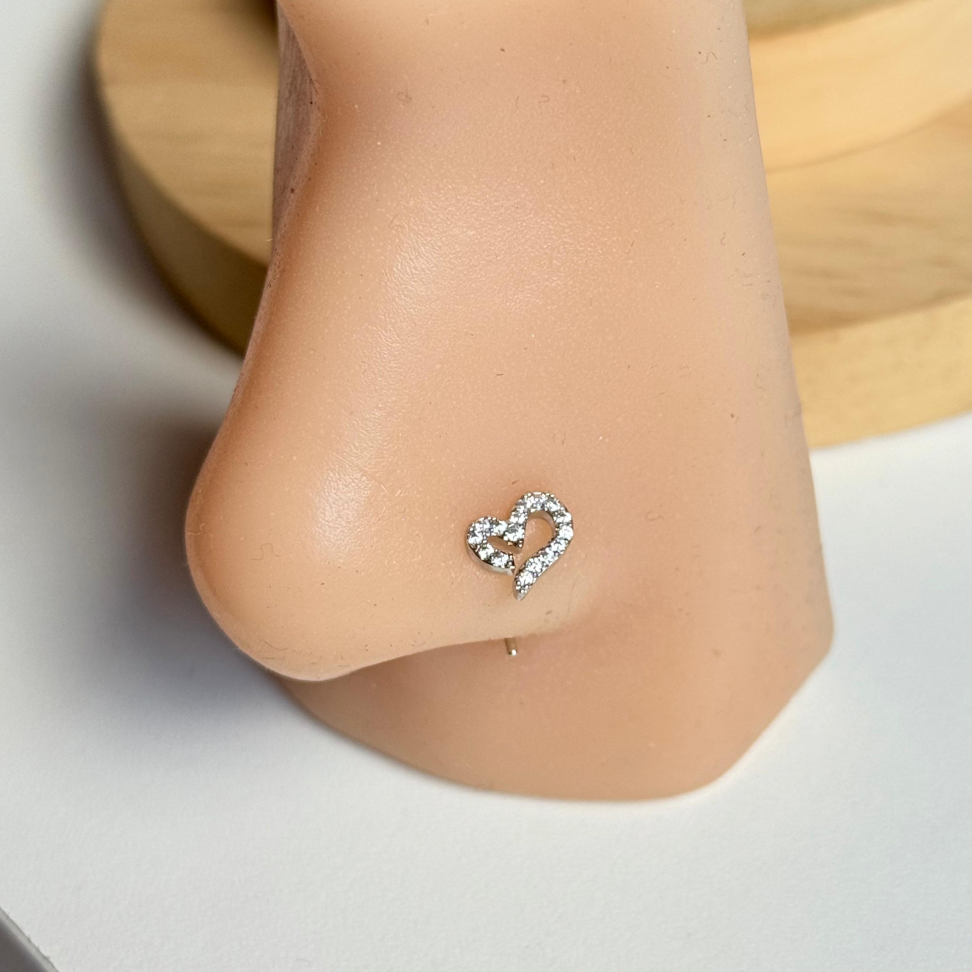 Piercing Nostril Coração Zircônias Assimétrico