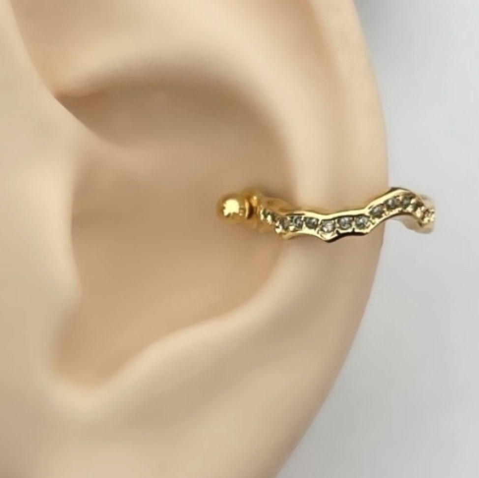Piercing Conch Cravejado Orgânico