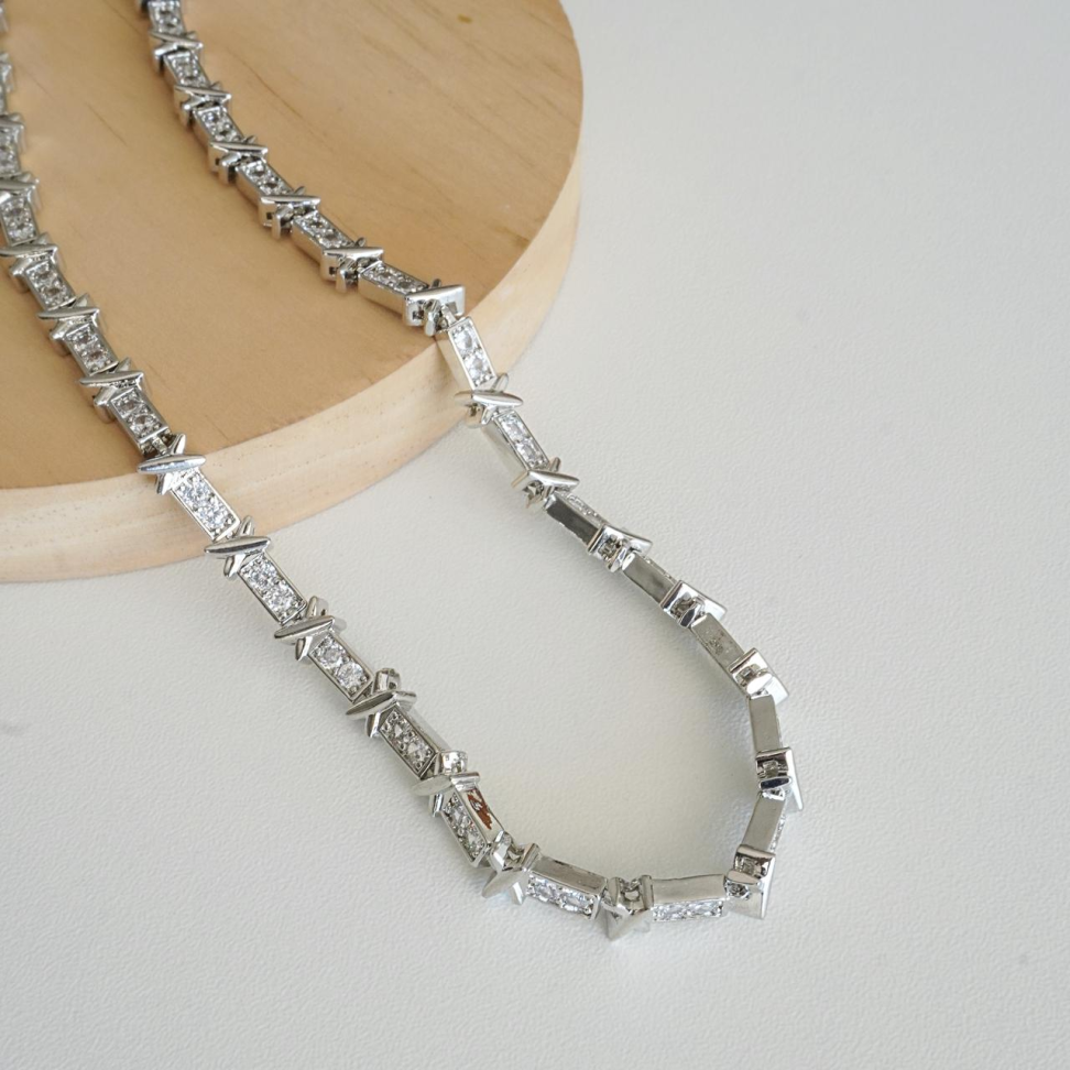 Colar Choker Inspiração TF Zircônias