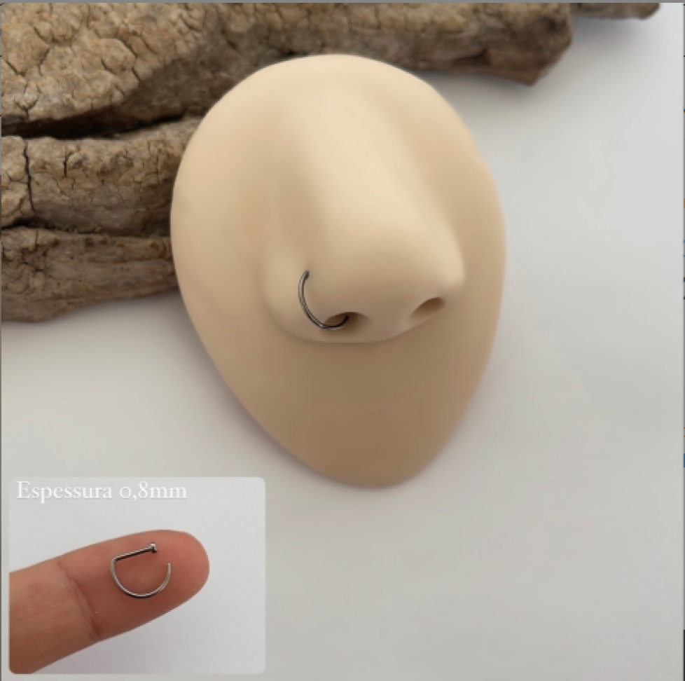 Piercing Nostril D-Ring | Titânio