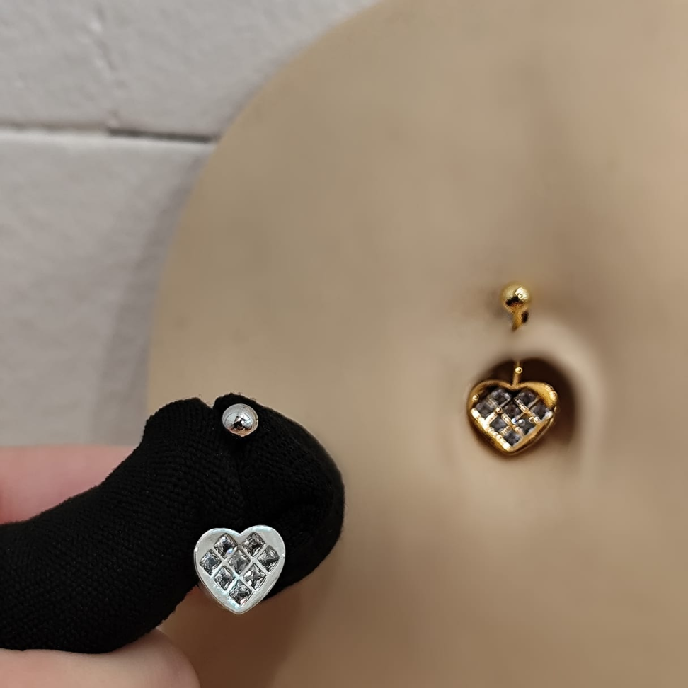 Piercing Umbigo Coração Xadrez