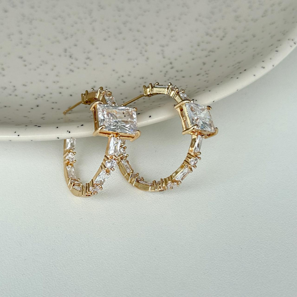 Brinco Argola Zircônias Square