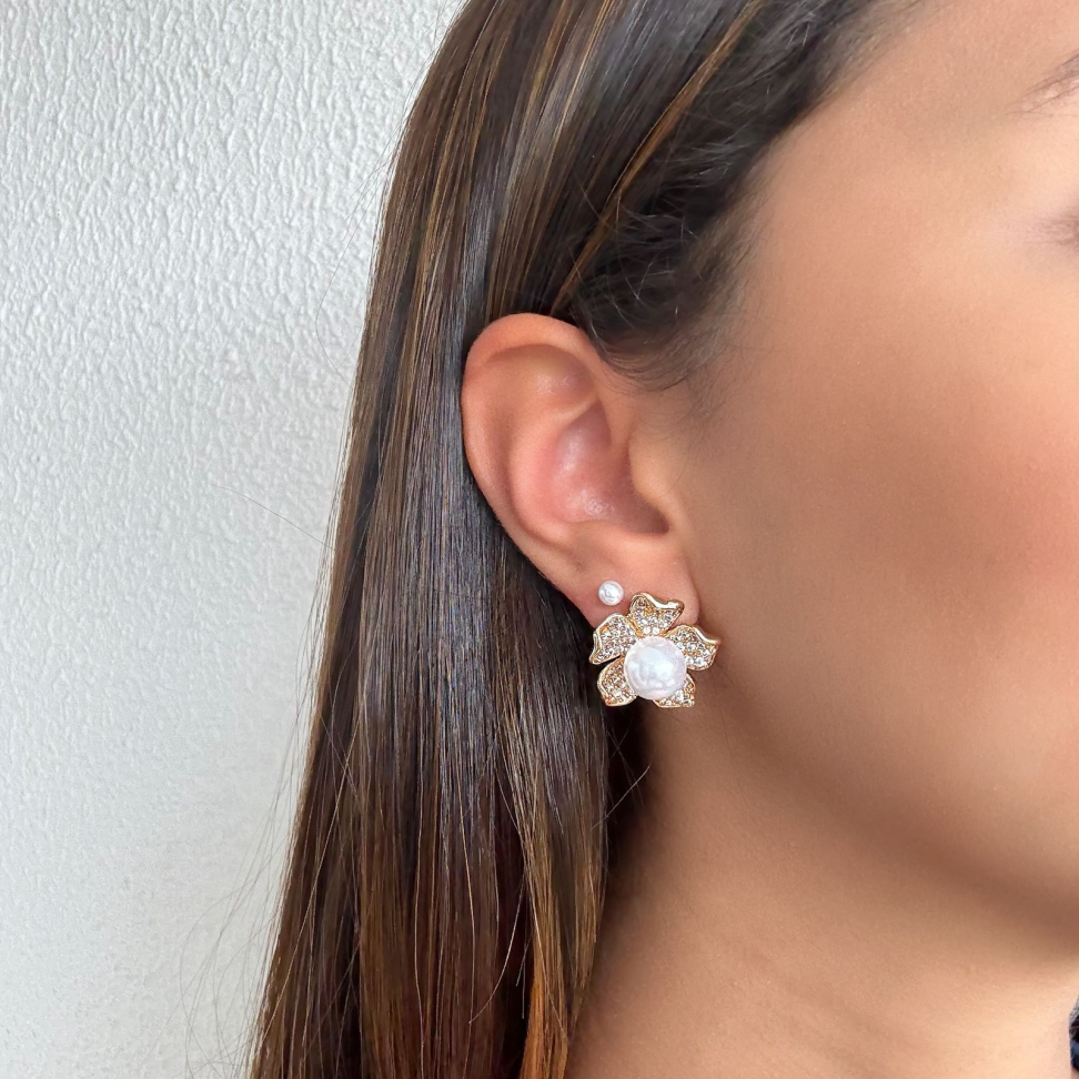 Brinco Flor Zircônias & Pérola