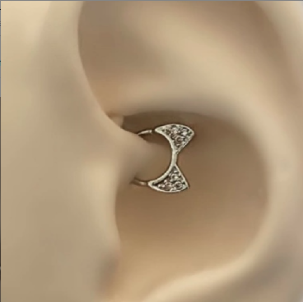Piercing Torção Gatinho Cravejado