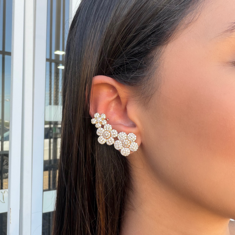 Brinco Earcuff Flores Cravejadas