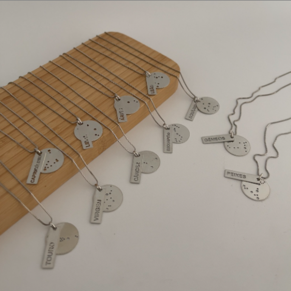 Colar Pingente Placa Signos Prateado