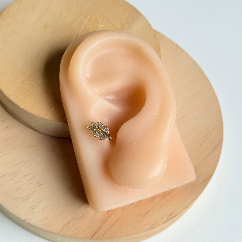 Piercing Folha Cravejada