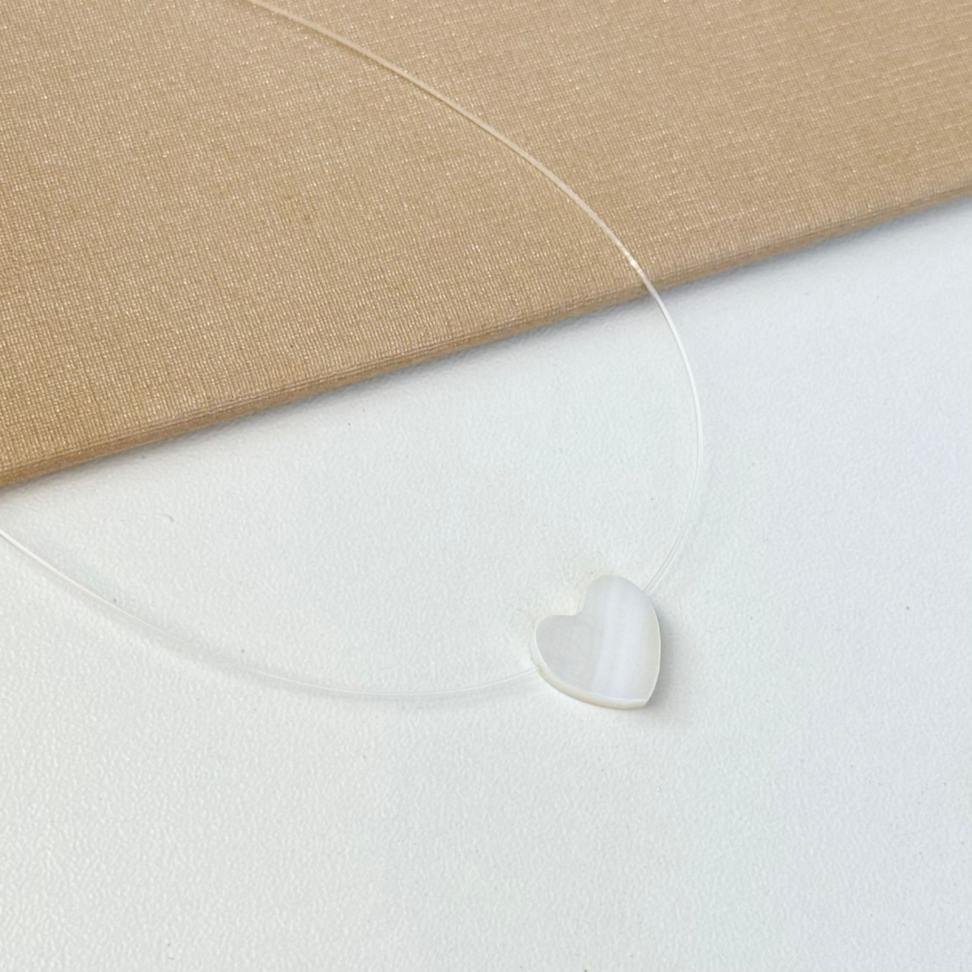 Colar Coração Madrepérola | Fio de Nylon