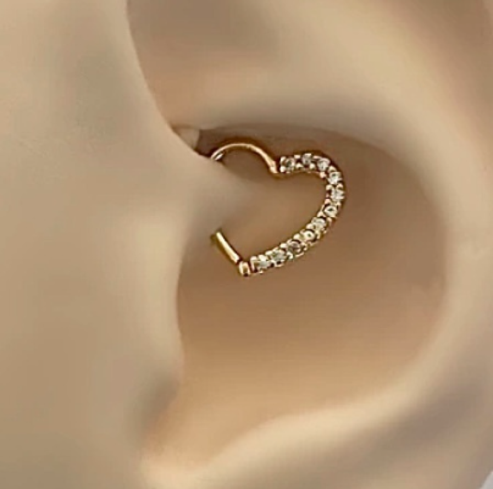 Piercing Torção Coração Zircônias Frontal Dourado