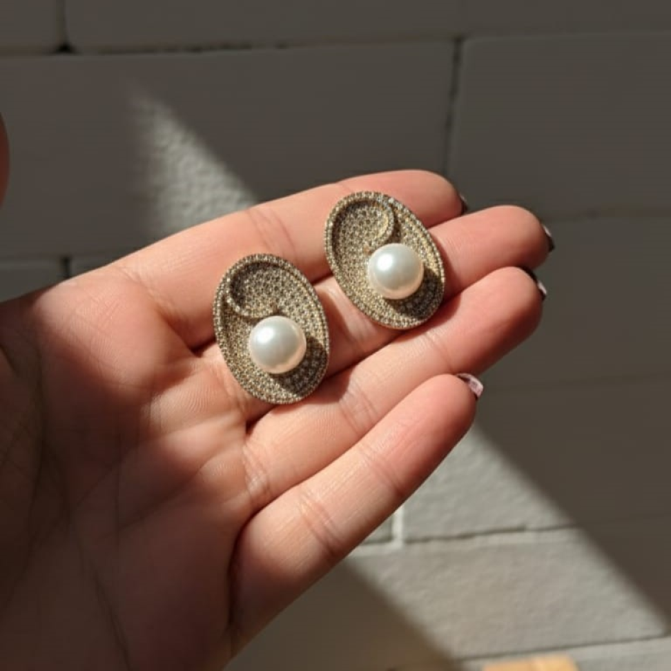 Brinco Oval Pérola Zircônias