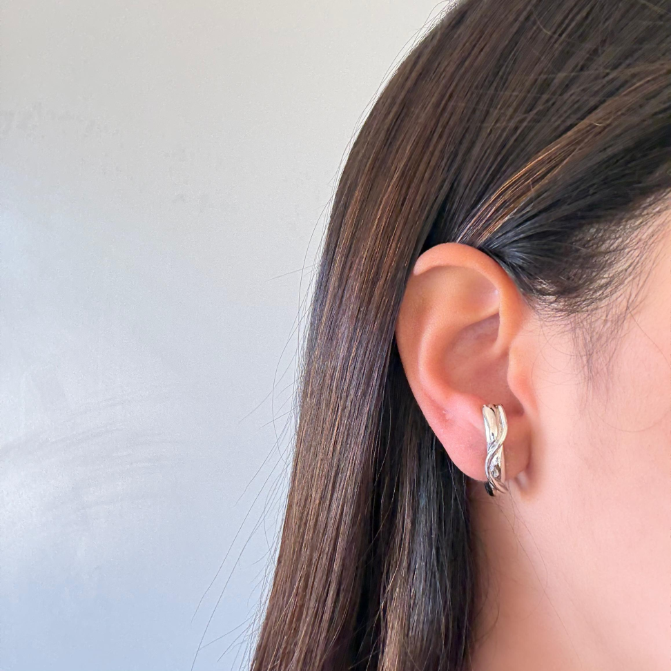 Brinco Earhook Fio Ondulado