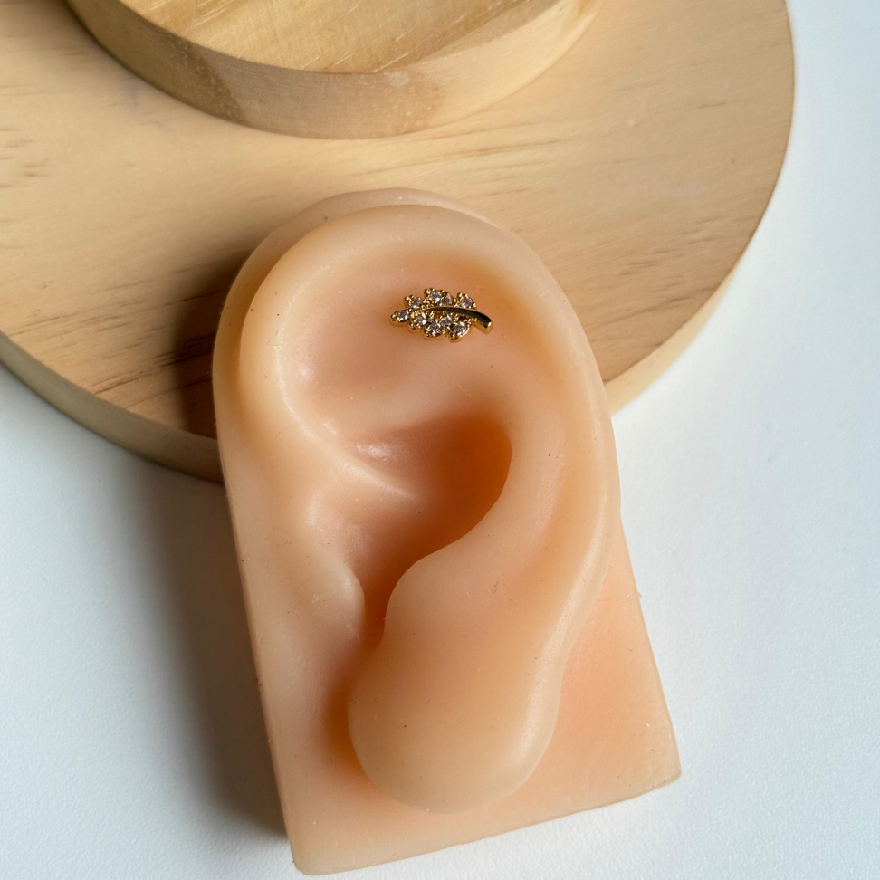 Piercing Folha Cravejada