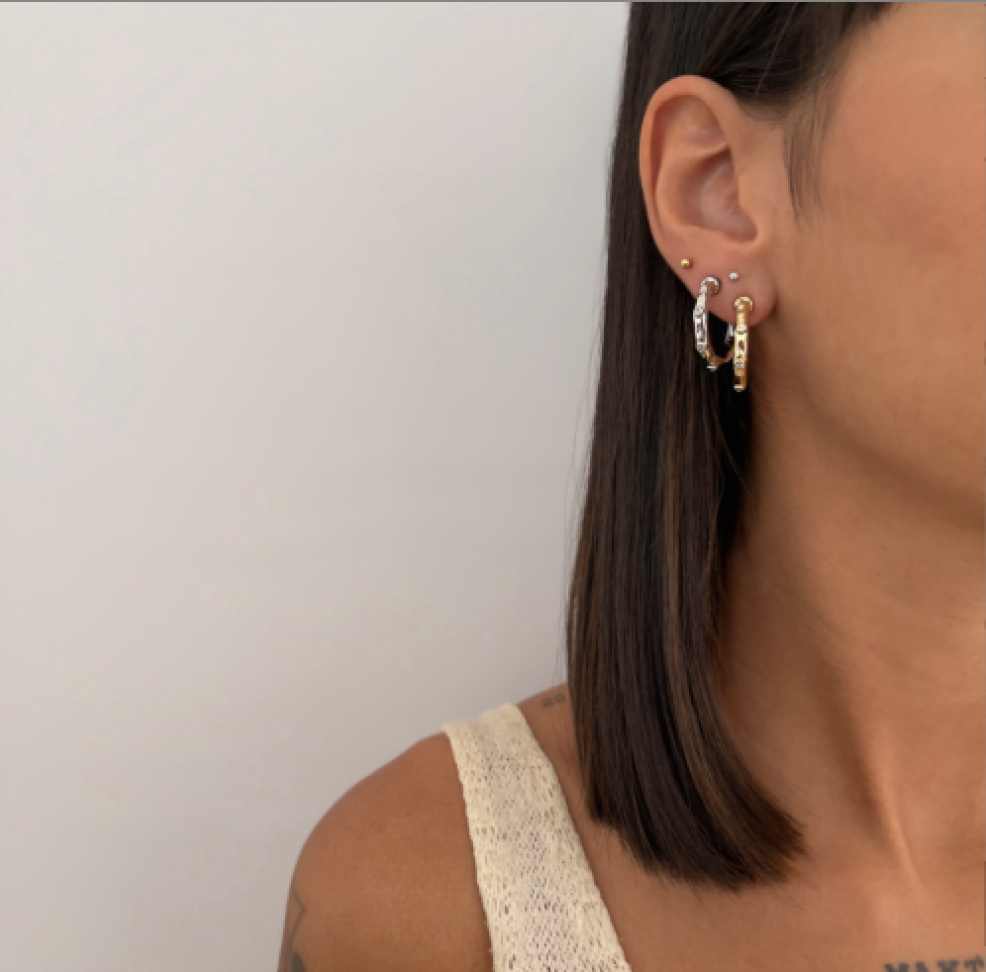 Brinco Argola Orgânica Com Zircônias M