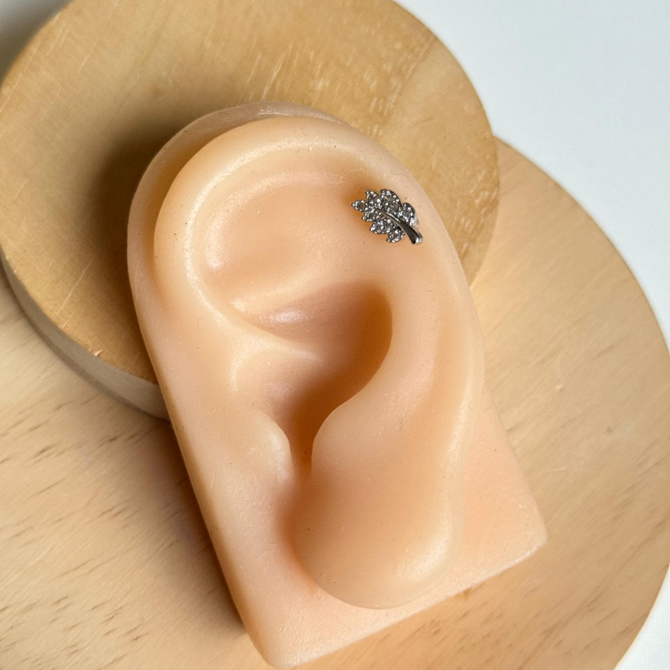 Piercing Folha Cravejada - #3