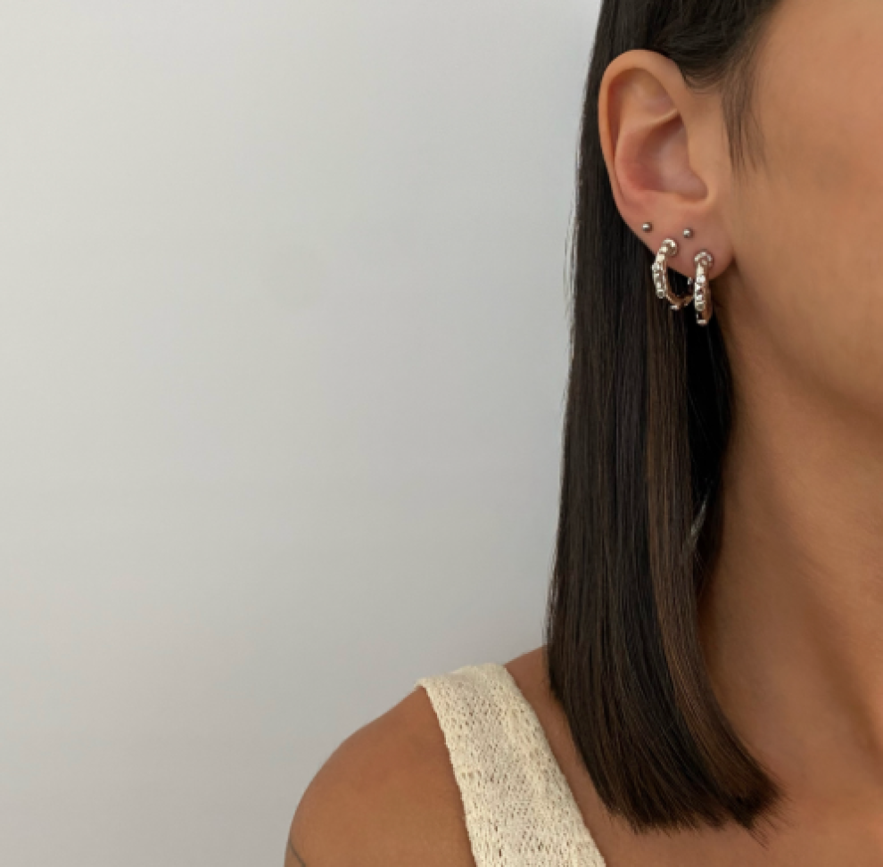 Brinco Argola Orgânica Com Zircônias P
