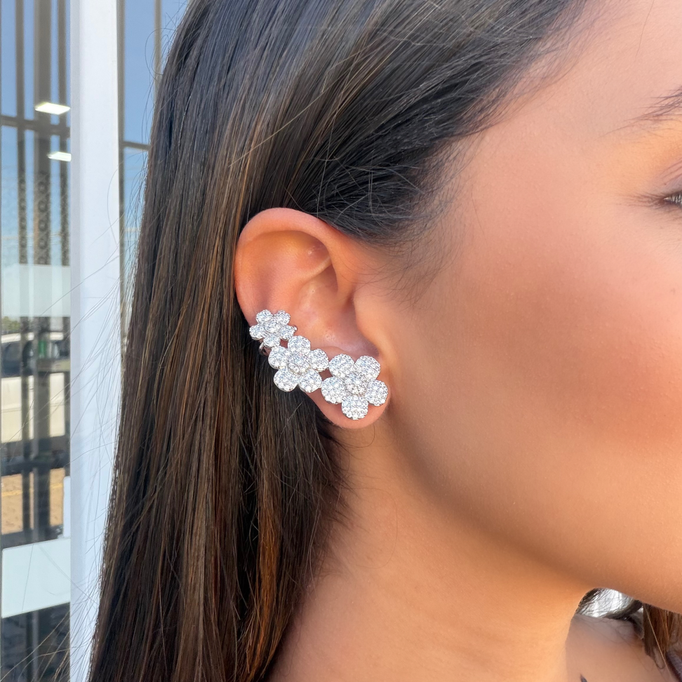 Brinco Earcuff Flores Cravejadas