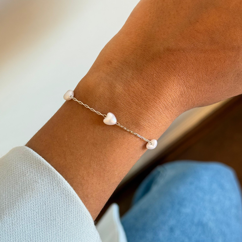 Pulseira Corações de Pérolas