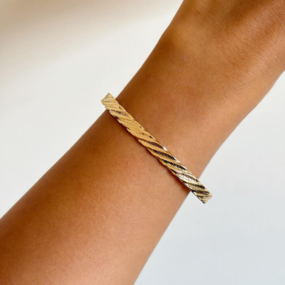 Bracelete Torcido Trabalhado