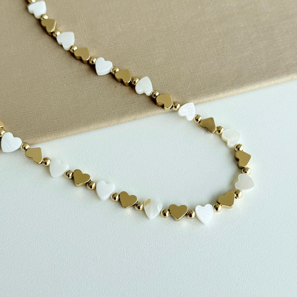 Colar Choker Corações & Madrepérola