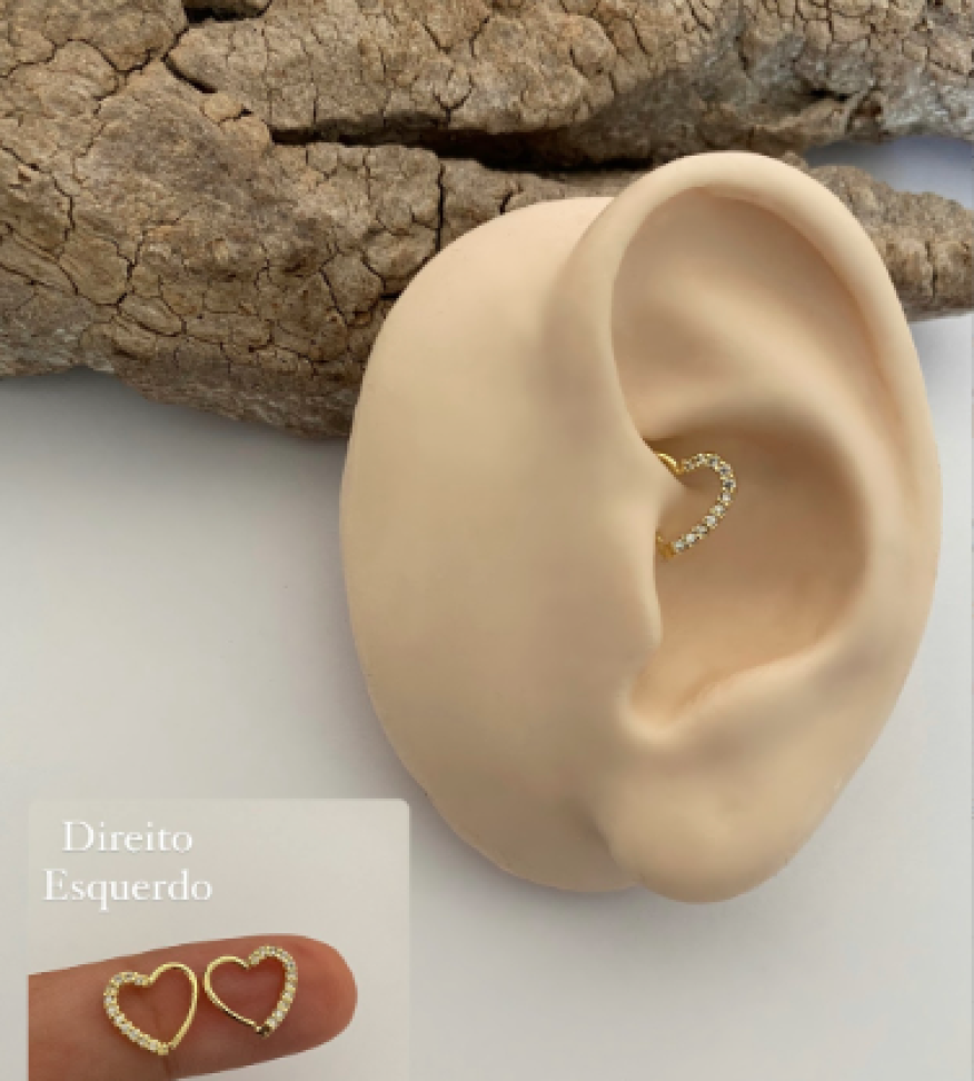 Piercing Torção Coração Zircônias Frontal Dourado