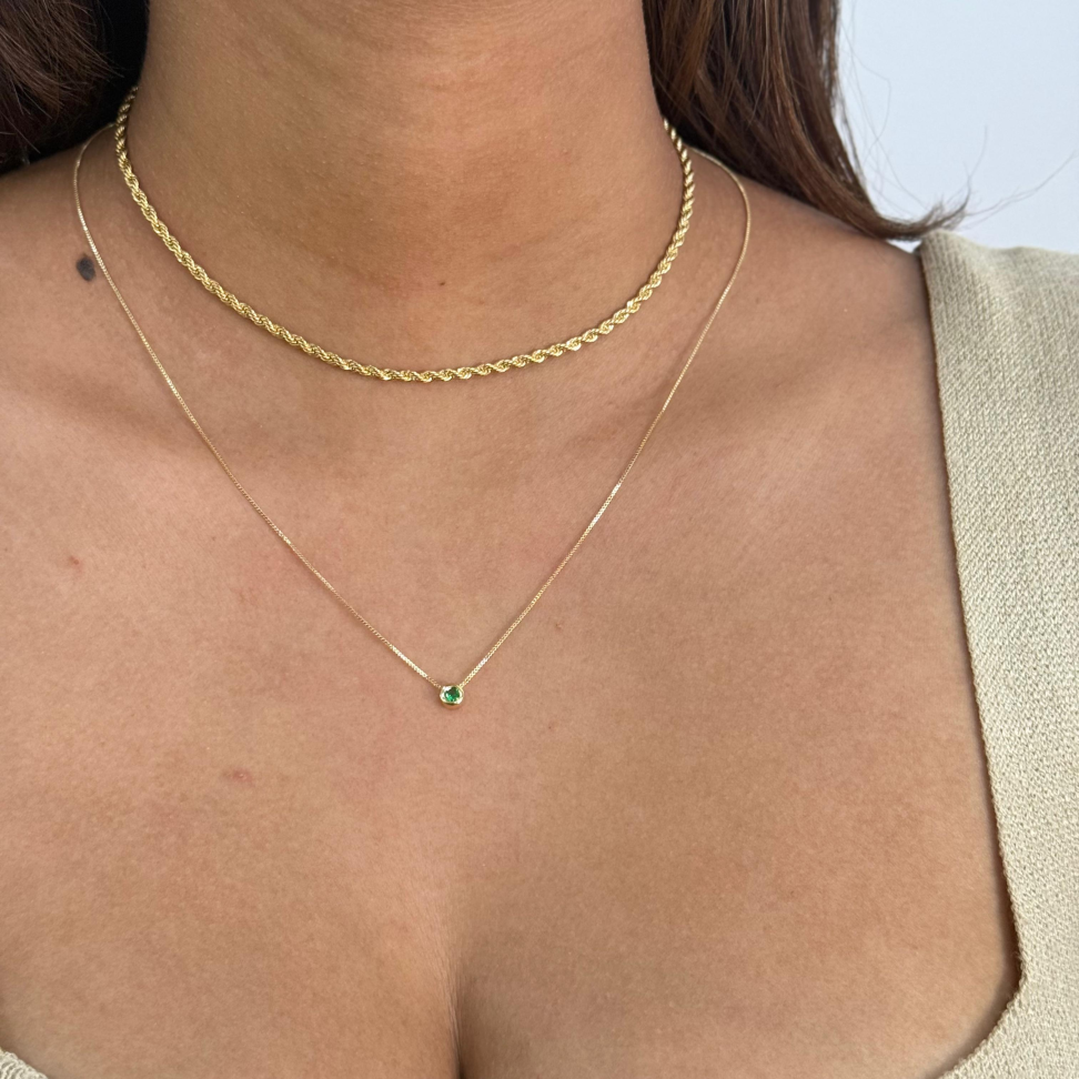 Colar Pingente Esmeralda Com Borda