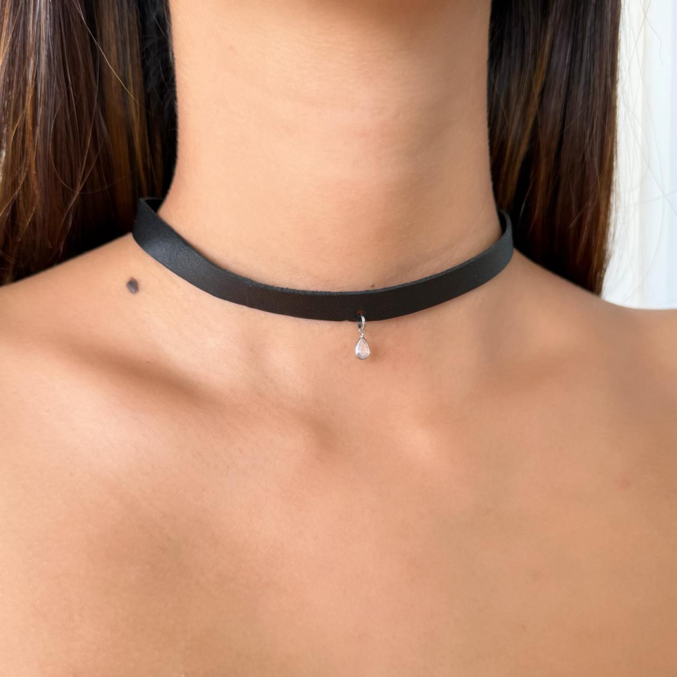 Colar Choker Corino Ponto de Luz