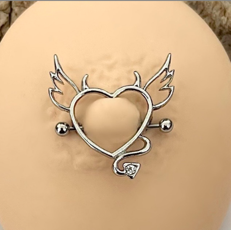 Piercing Mamilo Coração Devil