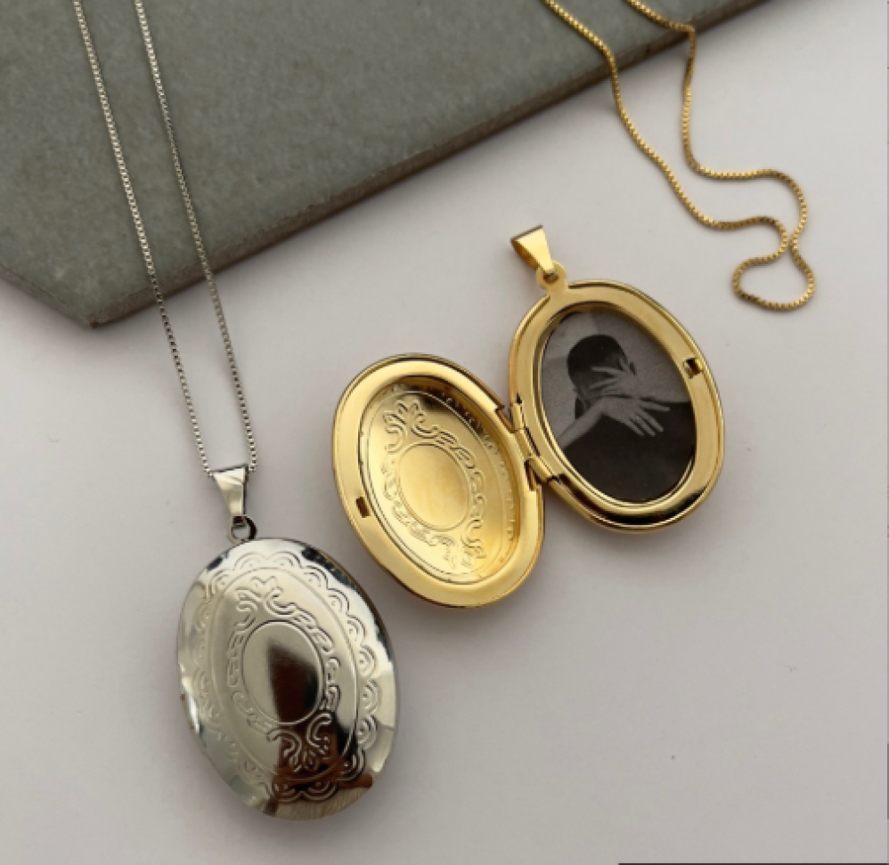 Colar Relicário Oval Maxi