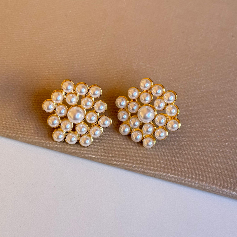 Brinco Hexagonal Pérolas